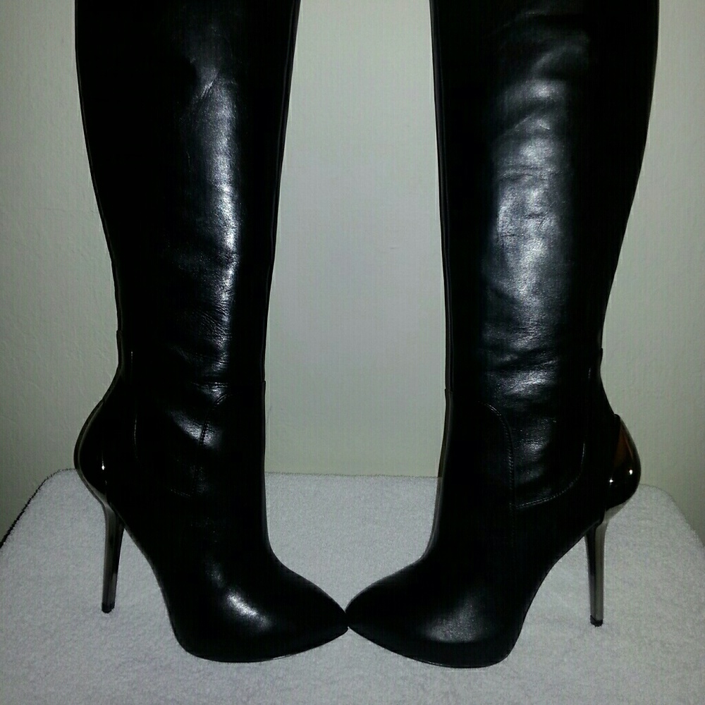 Black leather boots by Marciano
